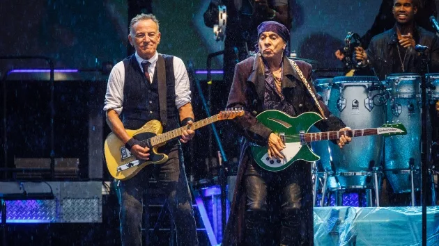getty_brucespringsteen_07292463427