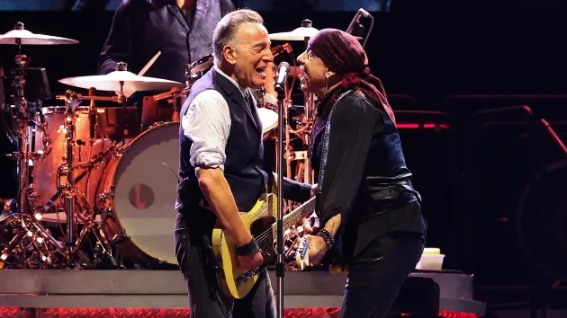 getty_brucespringsteenstevievanzandt_073124111058
