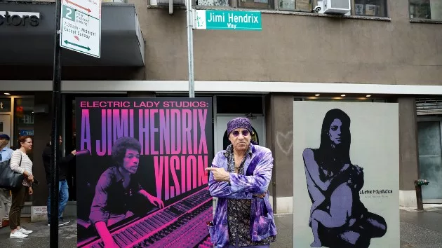 getty_stevenvanzandtjimihendrixway_080924461373