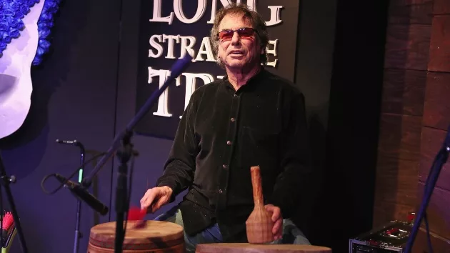 getty_mickeyhart_081524693584