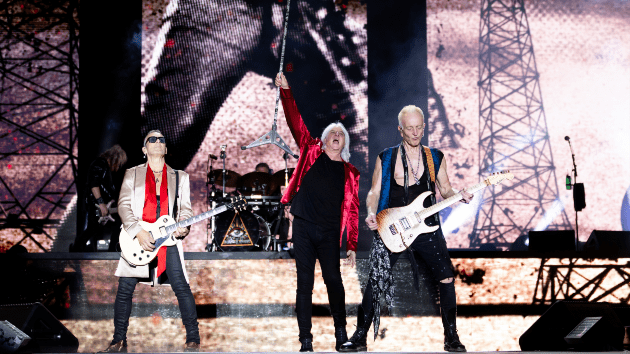 getty_defleppard_082824711612