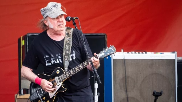 getty_neilyoung_090524712973