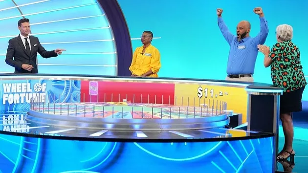 e_ryan_seacrest_wheel_09102024167276
