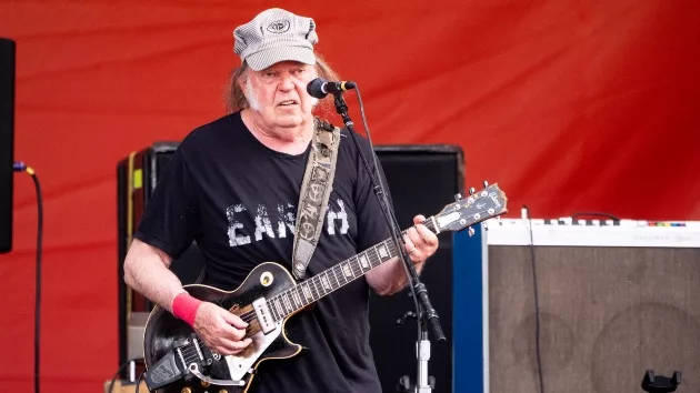 getty_neilyoung_09192412649