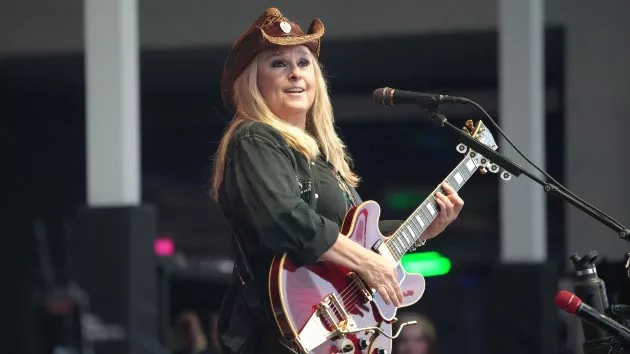 getty_melissaetheridgeonstage_103024265903