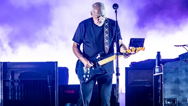 getty_davidgilmouronstage_110524_0281132