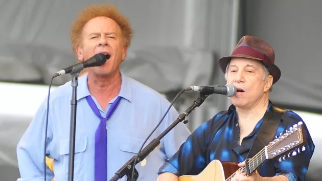 getty_simon26garfunkel_111124387351