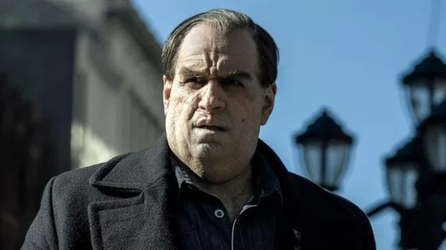 e_colin_farrell_penguin_1111202437286