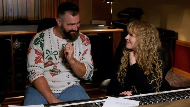 m_jasonkelceandstevienicks_111324438263