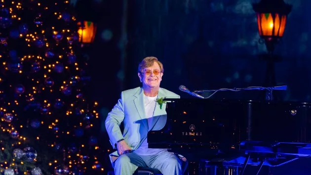 m_eltonjohnchristmasaabc_abigailnilsson931855