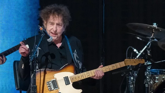 getty_bobdylan_11212444986