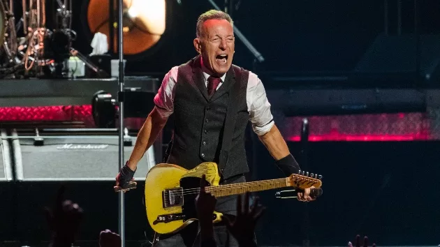 getty_brucesprngsteen_112524206555