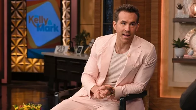 e_ryanreynolds_abclorenzo20bevilaqua_12042427309