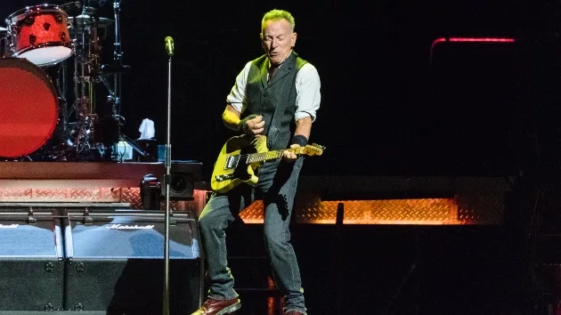 getty_brucespringsteen_121124949081