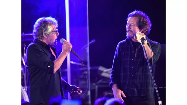 getty_rogerdaltreyeddievedder_121624484258