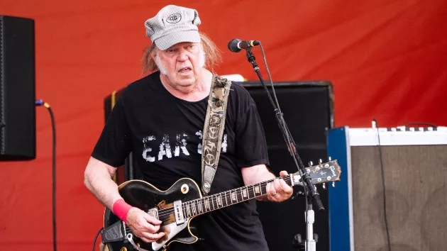 getty_neilyoung_123034497782