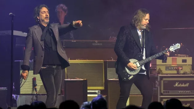 getty_theblackcrowes_010625760986