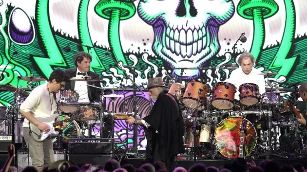 getty_deadatmusicares_020125900520