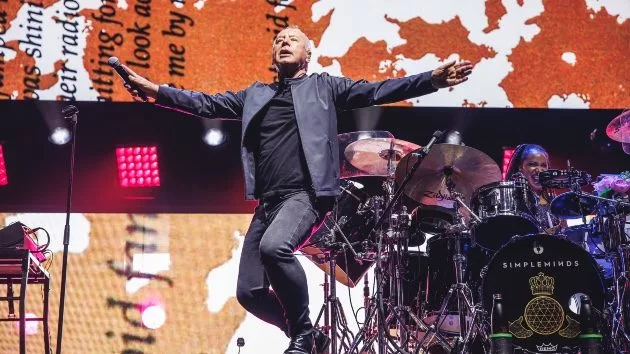 getty_simpleminds_041725483530