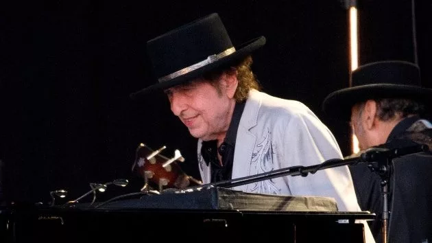 getty_bobdylan_062625336609