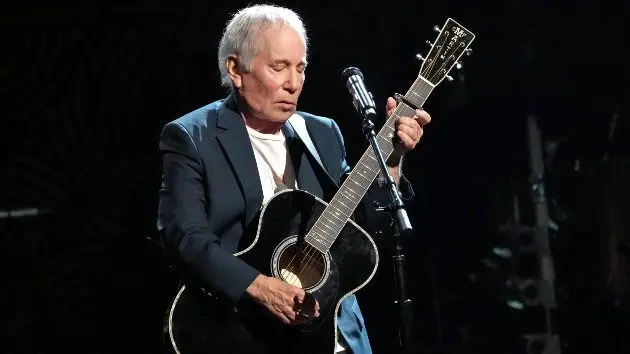 getty_paulsimon_071525920716