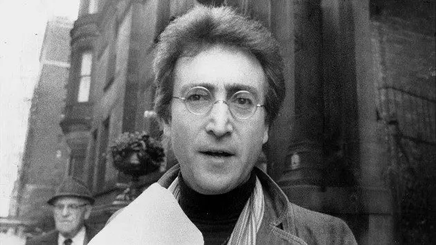 getty_johnlennon1976_080125179133