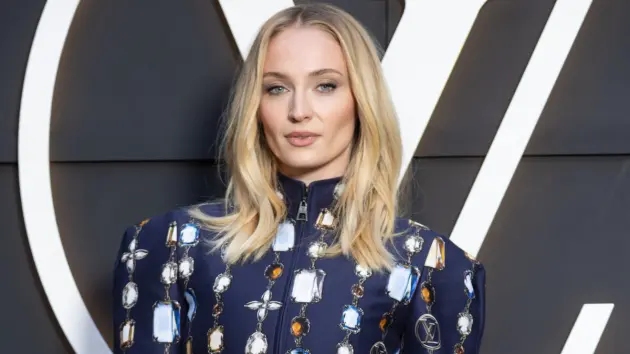 getty_sophieturner_081125560010