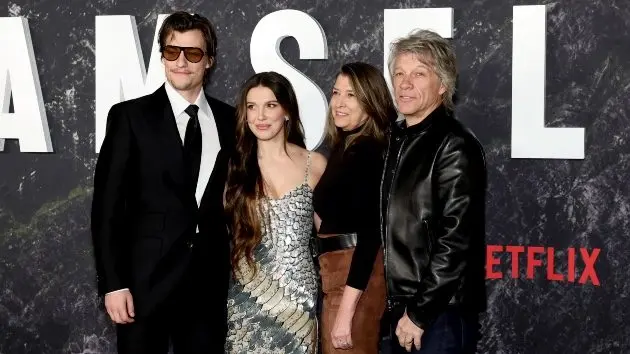getty_bonjovifamily_092225365440