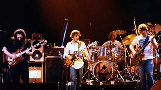 getty_gratefuldead_021126294291