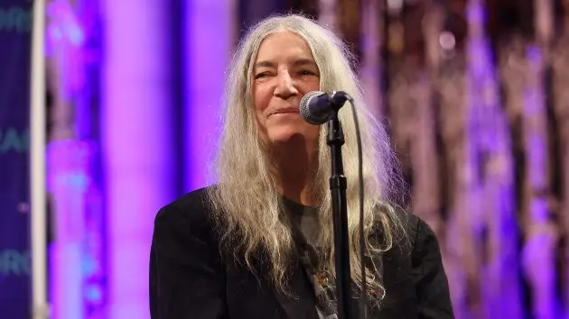 getty_pattismith_050726730520