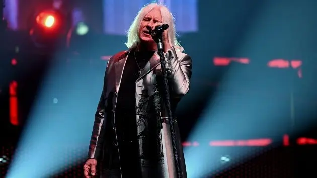 getty_defleppard_06122628129