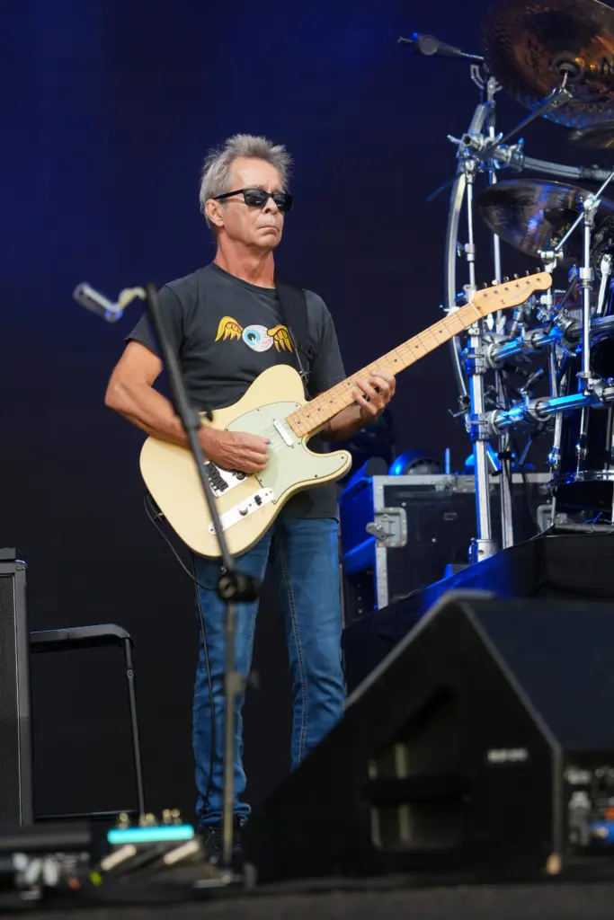 db6c5f5c-36d5-4a1c-a52a-68978088056e