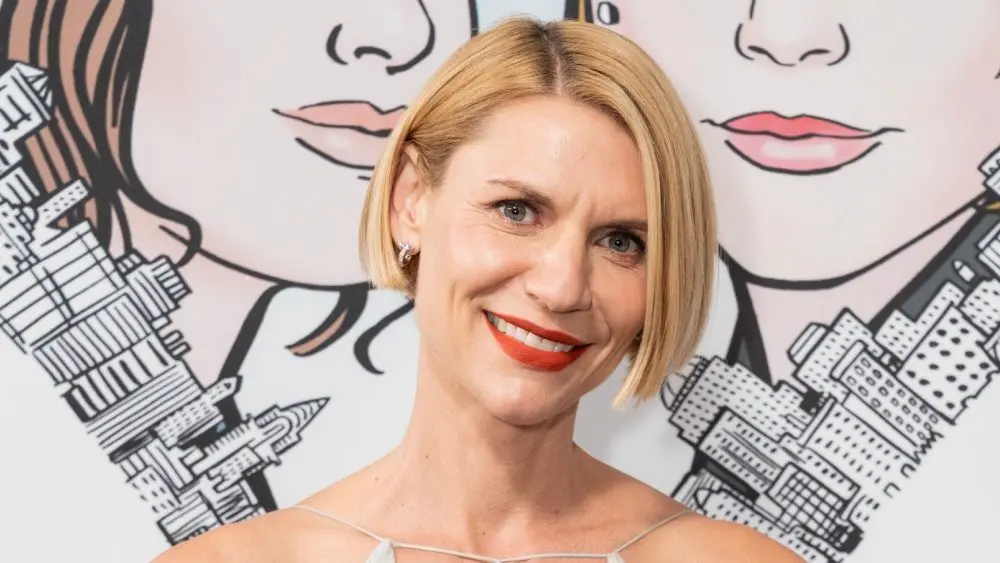 Claire Danes wearing dress by Zac Pozen attends Hulu FXβs Fleishman Is In Trouble at Carnegie Hall in New York on November 7^ 2022