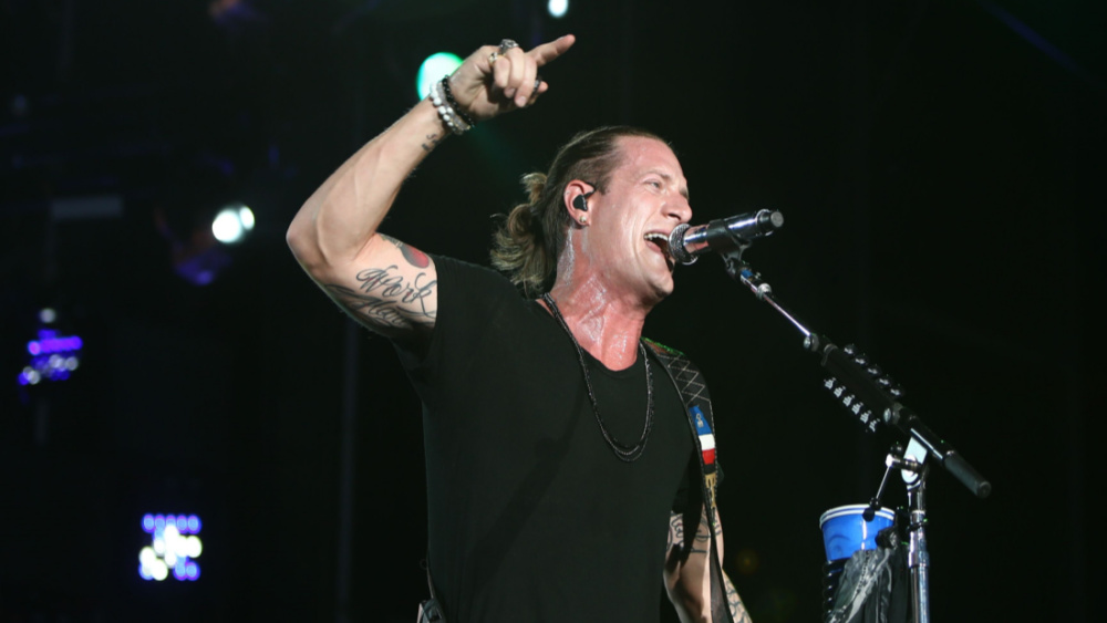 Tyler Hubbard reveals tracklist for upcoming song collection 