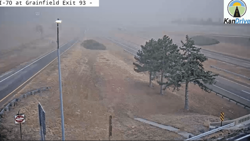 Strong winds carry dust across northwest Kansas | 101.3 KFDI