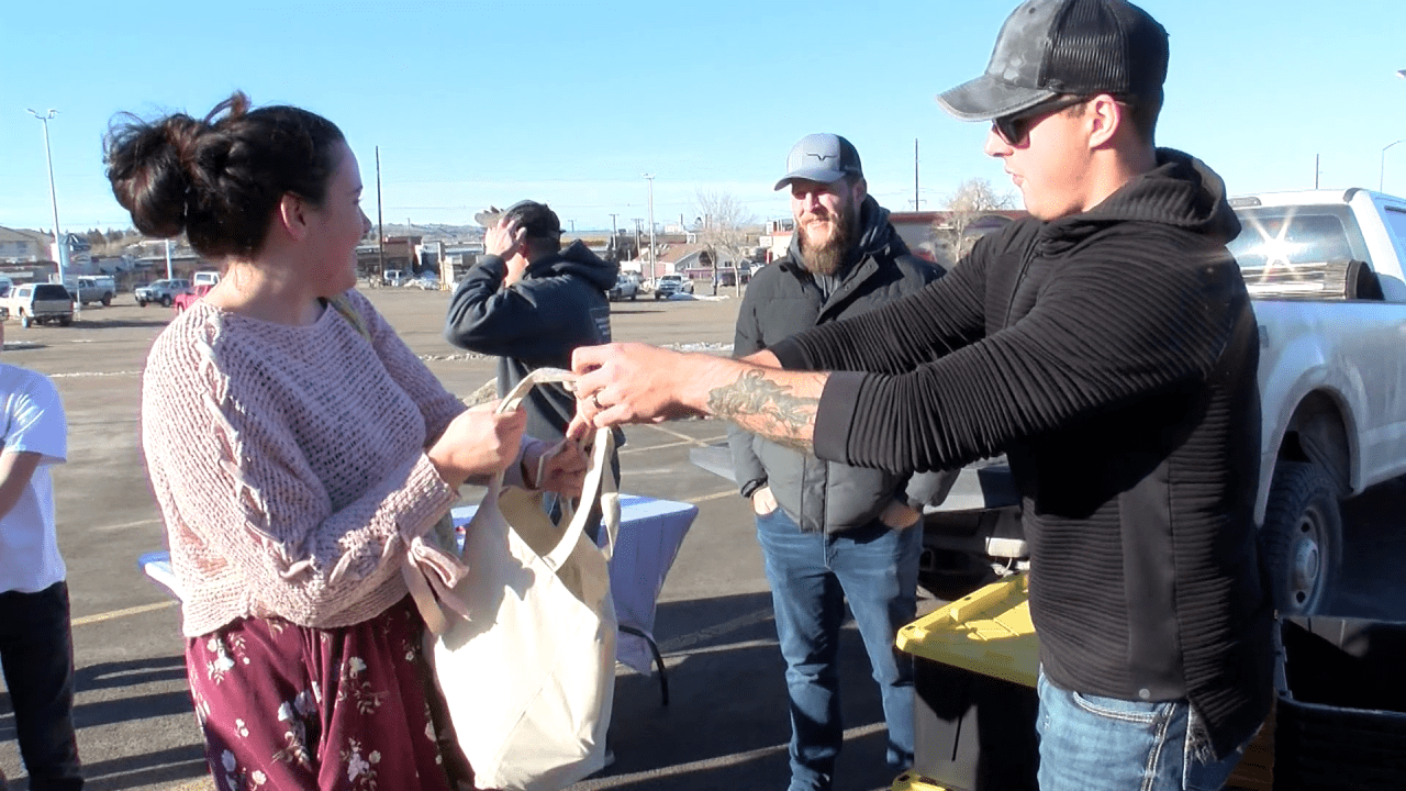 Star Spangled Salute The Veteran's Meat Locker Helps Veterans In Need 101.3 KFDI