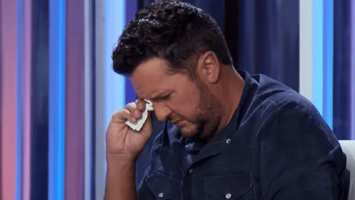 luke-bryan-cries