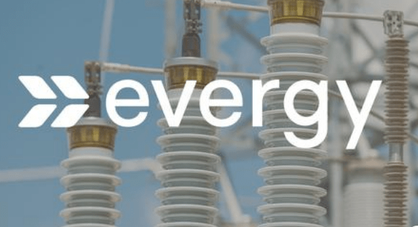 Strong winds cause power outage in Wichita