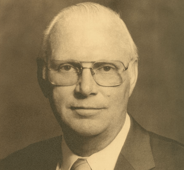 Harland Priddle, state's first commerce secretary, dies at 93 | 101.3 KFDI