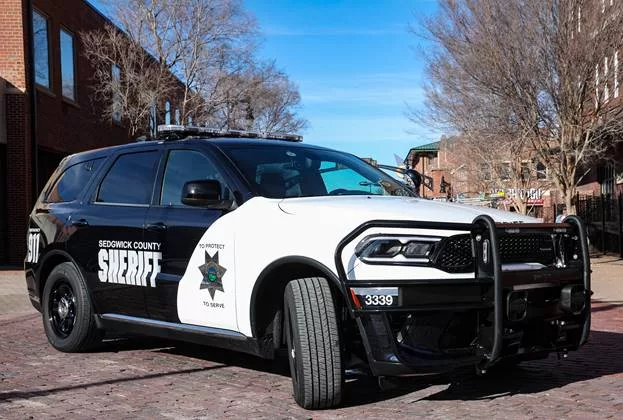 retro-sheriffs-car