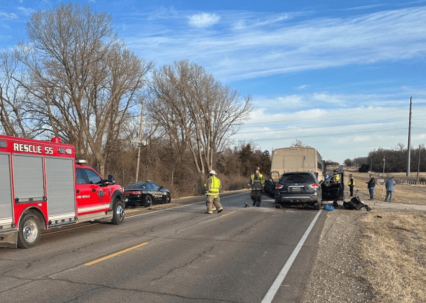 Driver injured in crash with school bus near Rose Hill | 101.3 KFDI