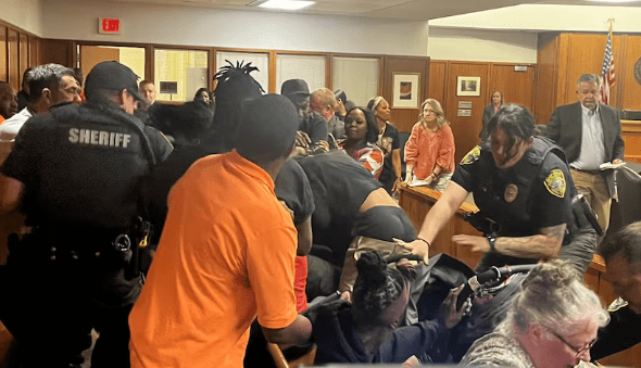 Fight breaks out as Towne East gunman is sentenced | 101.3 KFDI
