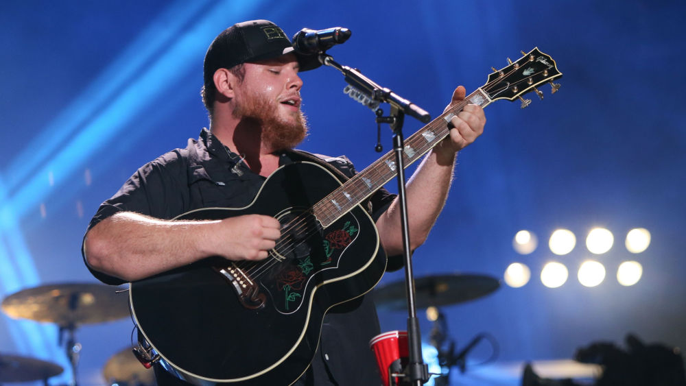 shutterstock_1112199776390353