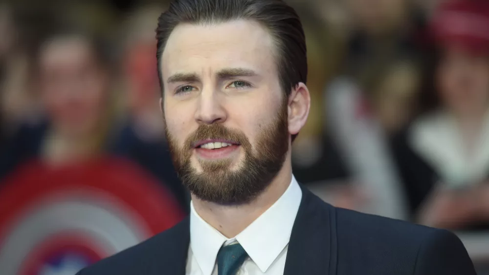 actor-chris-evans-arrives-at-the-european-premiere-of-captain-america-civil-war-at-a-shopping-centre-in-east-london-britain