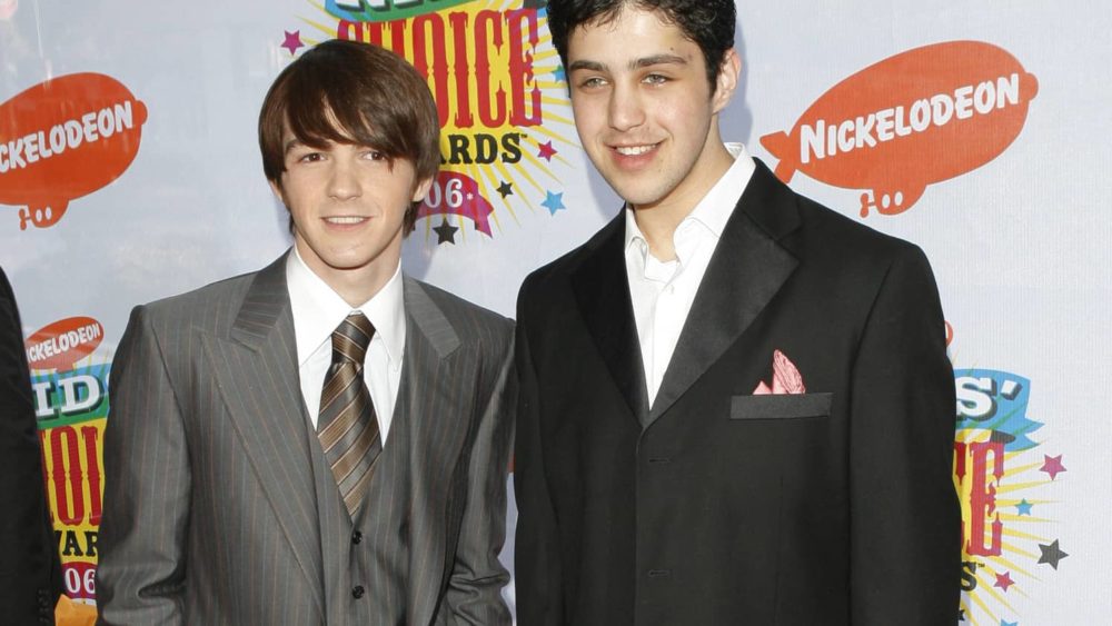 actors-peck-and-bell-arrive-at-nickelodeons-kids-choice-awards-in-los-angeles