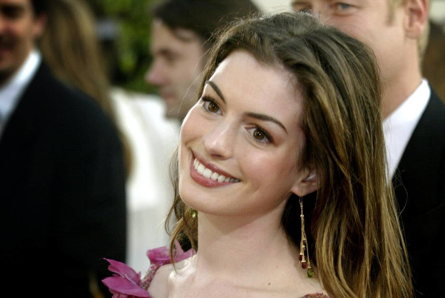 actress-anne-hathaway-arrives-at-the-60th-annual-golden-globe-awards-in-beverly-hills-california-ja