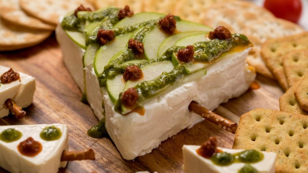 accd8db0-f2c9-4118-85dc-e5b2a7972a5f-5-minute_christmas_tree_appetizer