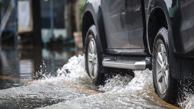 gettyrf_082322_floodcar