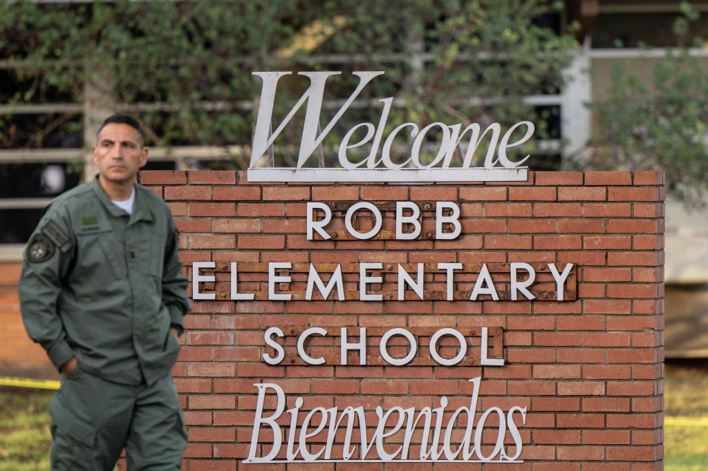 gettyimages_robbelementaryschool_082322