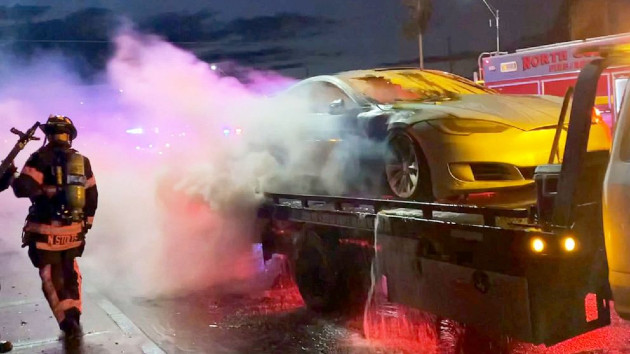 electric-car-fires-02-abc-llr-221020_1666289782373_hpembed_16x9_99228129